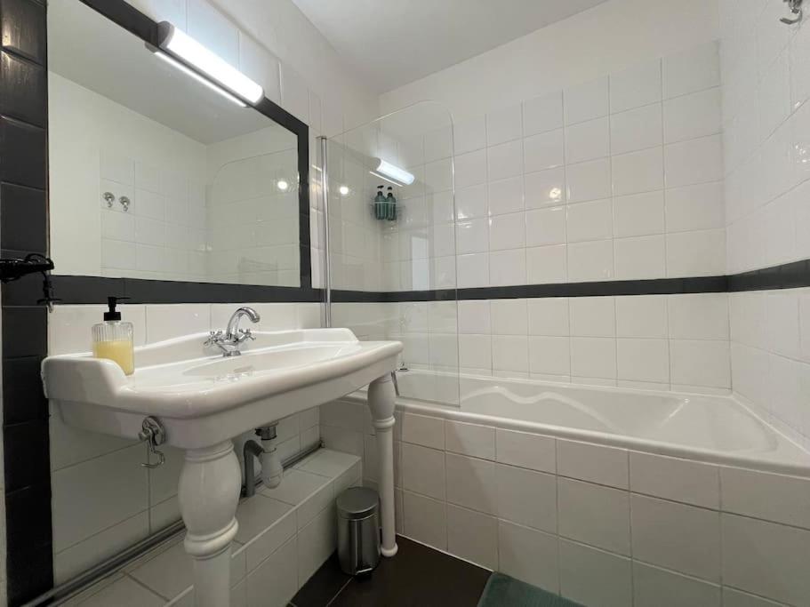 L'appartement Tomey Avec Parking Apartamento *